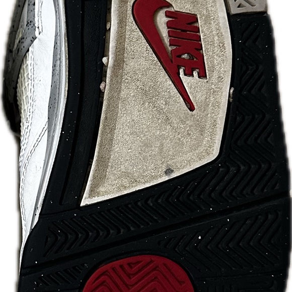 NIKE JORDAN 4 WHITE CEMENT - Picture 8 of 9